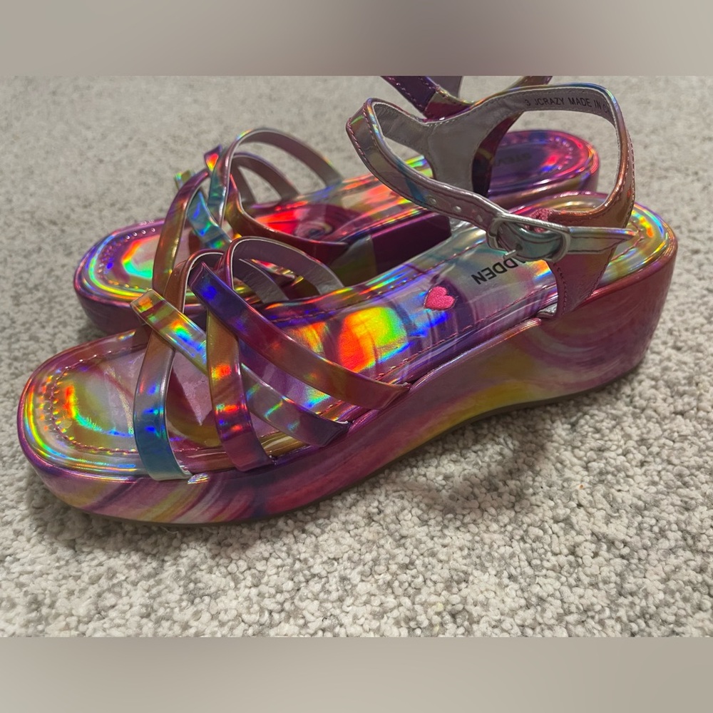 Steve Madden Girls size 3 holographic sandals